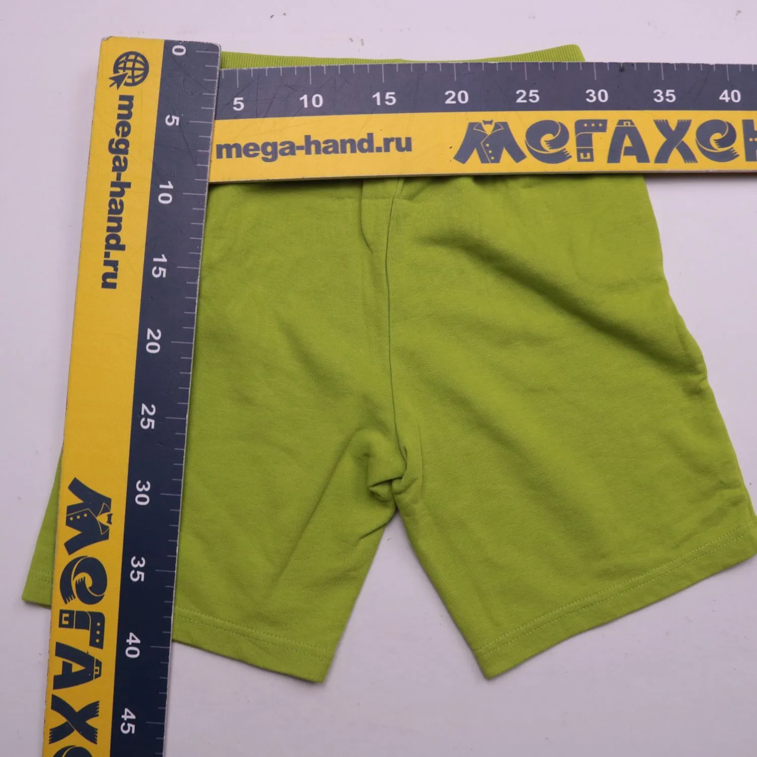 Зелёные шорты H&M с поясом на шнурке, размер 140 см (10 лет)