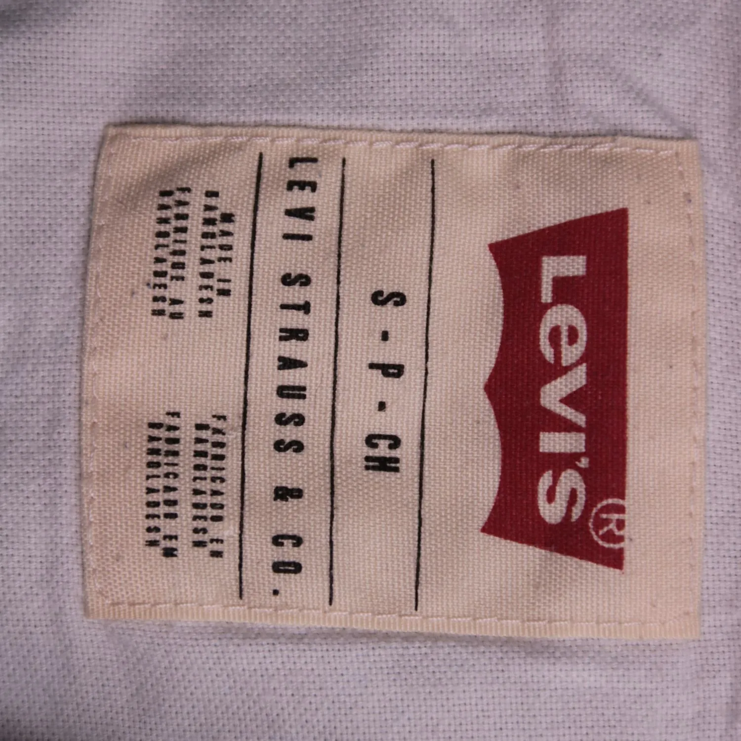 Мужская рубашка Levi's в клетку с карманами, размер 46 (S)
